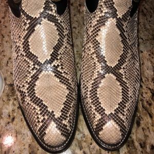 11D belly cut Python Nocona’s. $200. Inside steel tape is a solid 11.5”